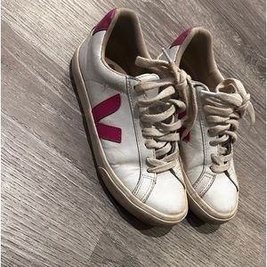 VEJAS, size 5